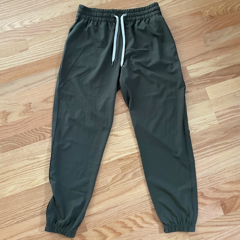 NEW Vuori Women’s Weekend Joggers